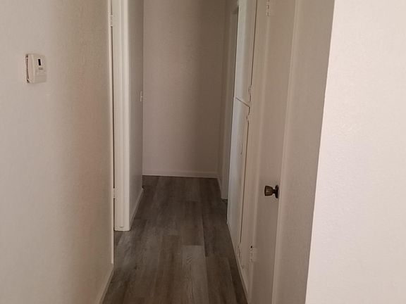 4th image of 981 Sierra Ave