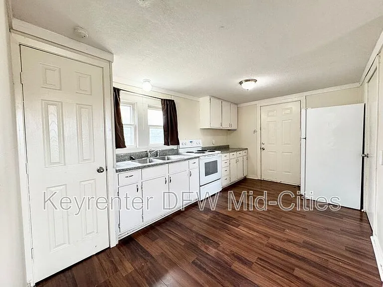 313 Worthview Dr — Photo 11