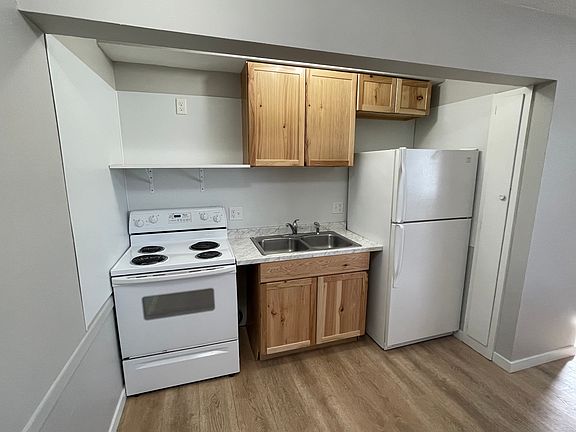 3rd image of 1008 S 30th Ave #8