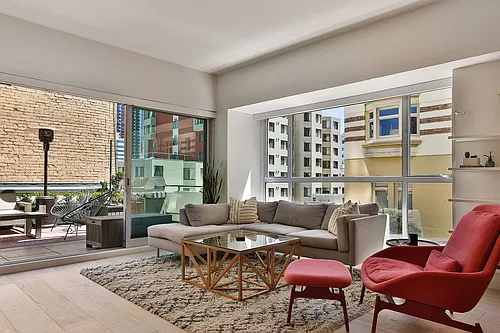 Stunning & Bright 1BD/1BA Doorman Condo w/ City Views, Large Private Patio, In unit Lndry. & Pkg.... — Photo 4