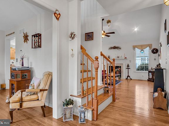 4th image of 7 Larch Ln