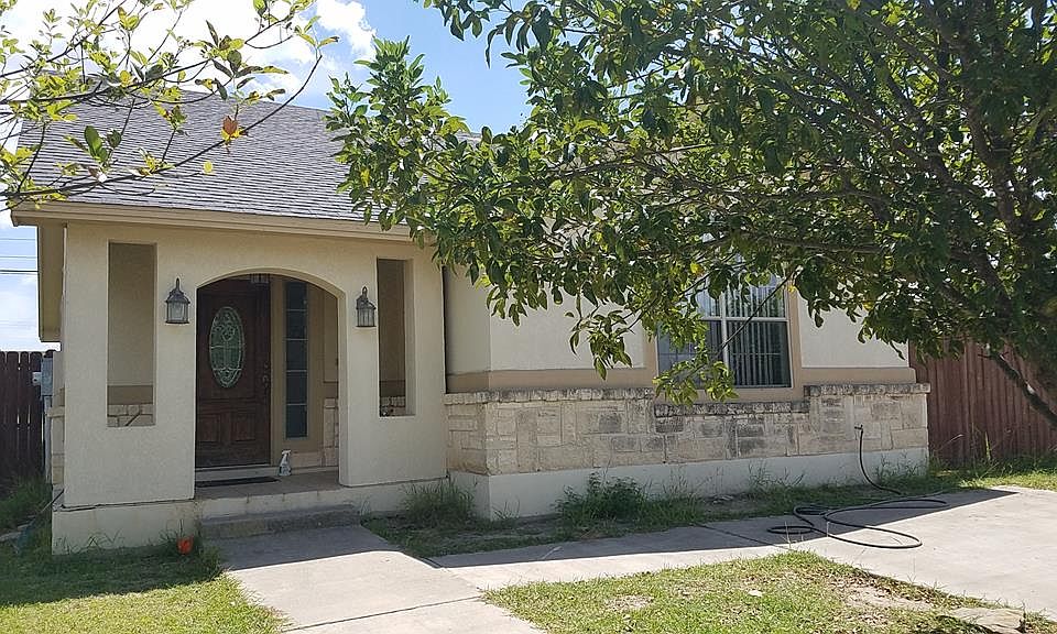 1st image of 2611 Crown View Dr