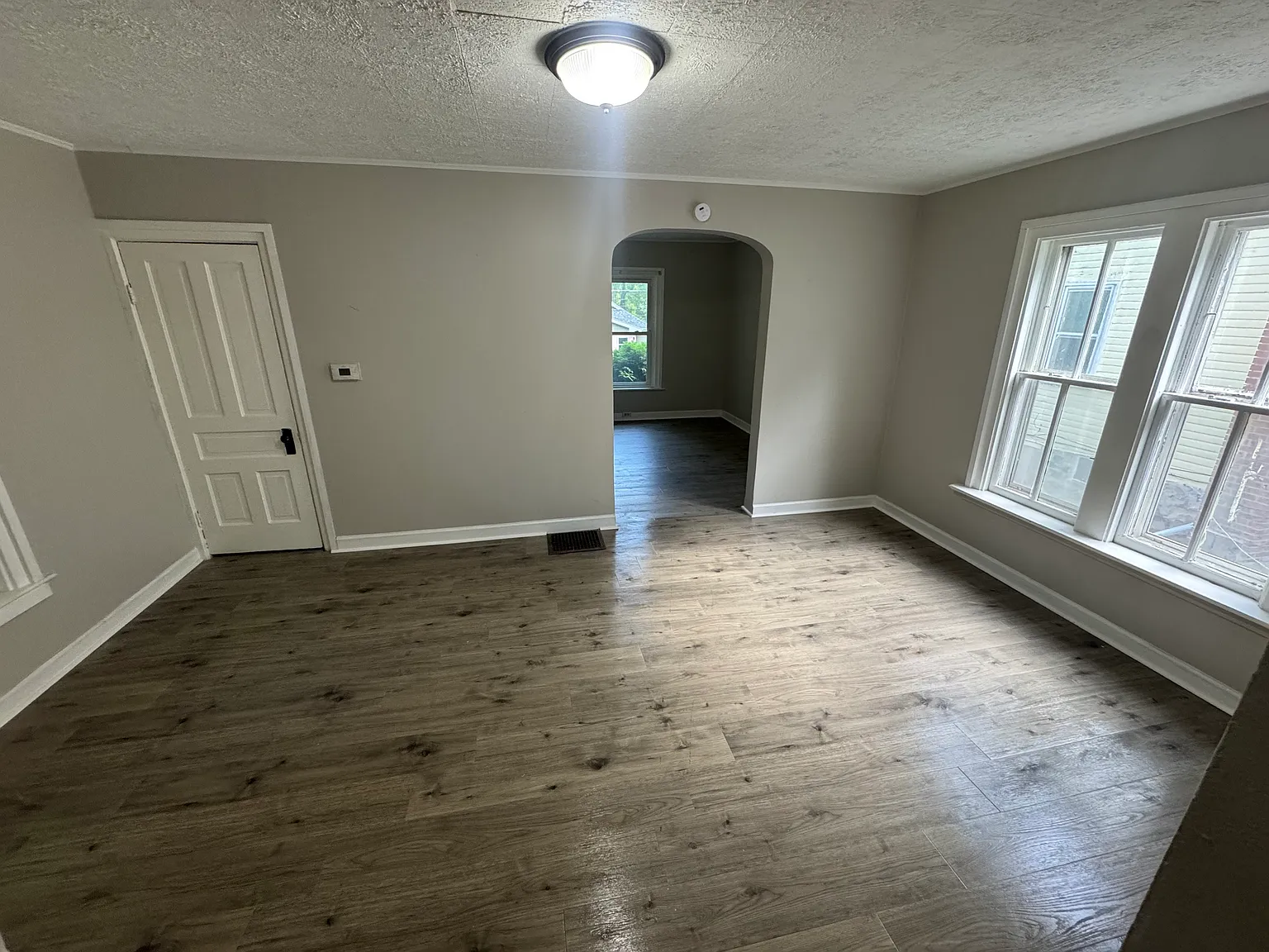 2 bed, 1.5 bath, 1143 sqft, $1,350 — Photo 3