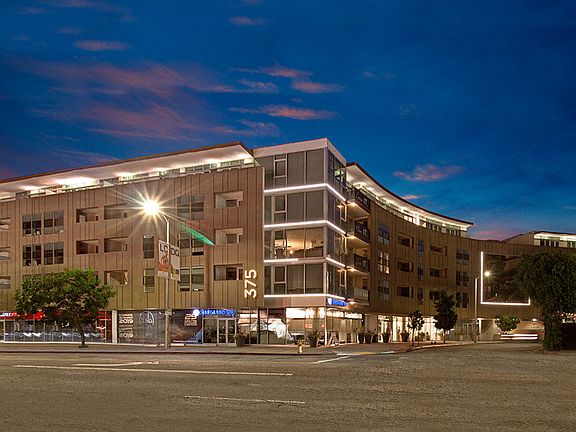 5th image of 375 N La Cienega Blvd #226