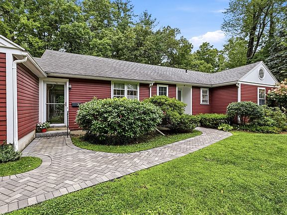 2nd image of 18 Red Gate Ln