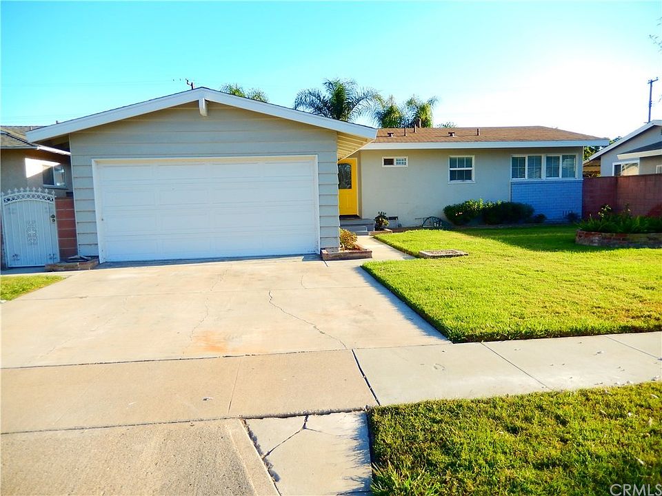 1st image of 3110 W Paso Robles Dr