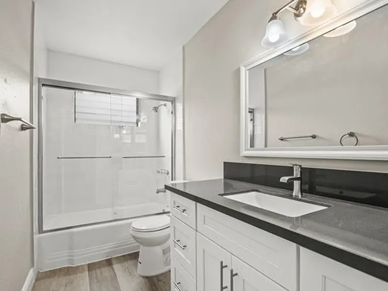 1345 N San Gabriel Ave — Photo 13