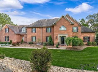 900 Clearview Dr SE, New philadelphia, OH