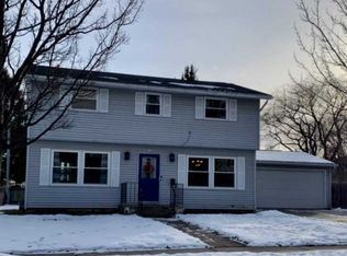 1351 Bismarck Ave, Oshkosh, WI 54902