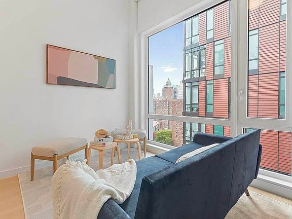 5th image of 127 Concord St Unit 11L