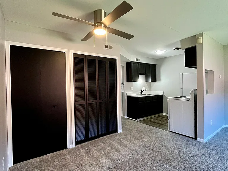 4415 Oakwood Blvd — Photo 24