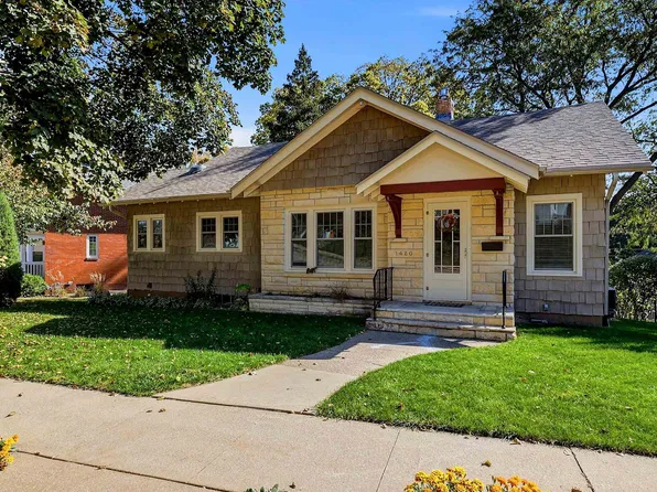 1420 Parkway St, Dubuque, IA 52001
