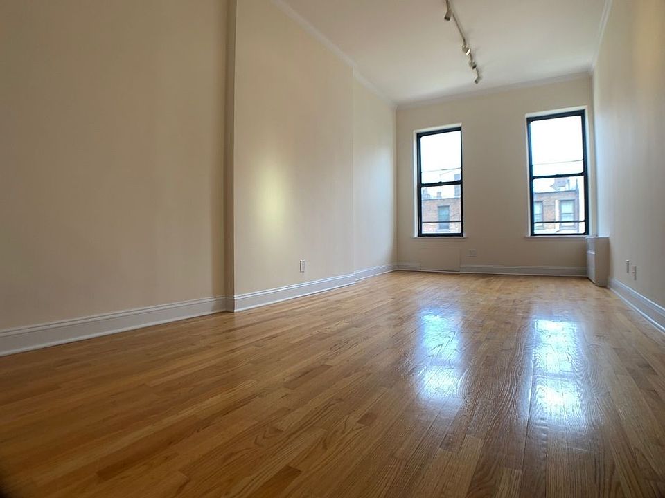 2nd image of 33 W 87th St #4BB