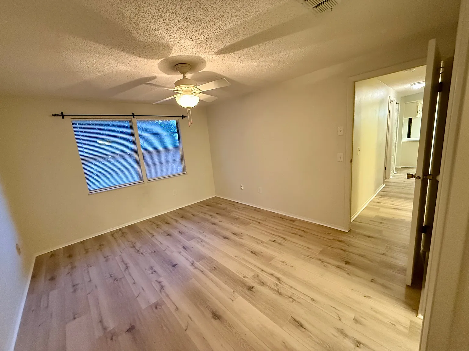 4022 Beaver Ln — Photo 2
