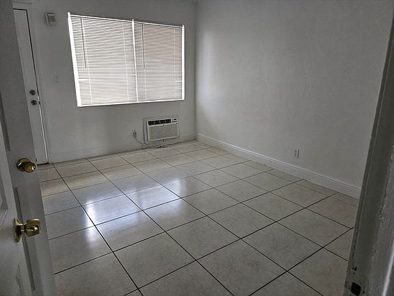 4th image of 14699 NE 6th Ave APT 142