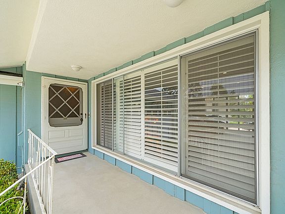 2nd image of 2005 Perry Ave