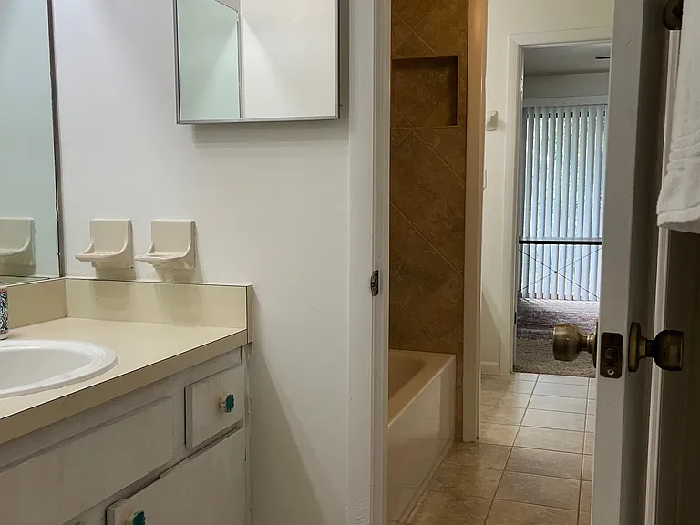 1432 SW 25th Pl — Photo 20