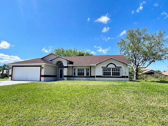 3rd image of 201 Sandalwood Drive