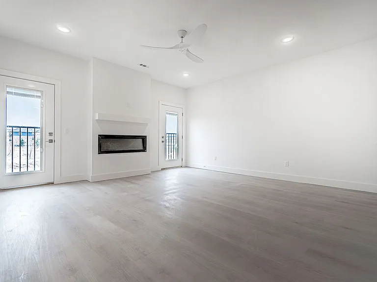 2661 Two Sw Livingston Sq — Photo 20