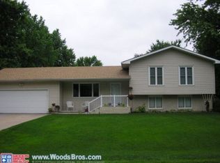 4219 Manchester Rd, Grand Island, NE 68803