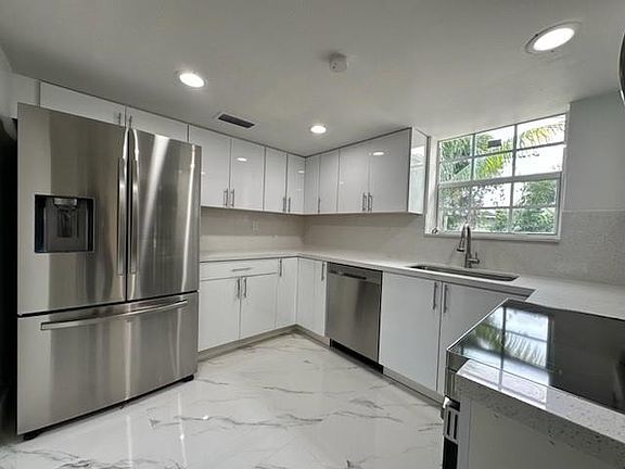 4th image of 5826 SW 26th Street