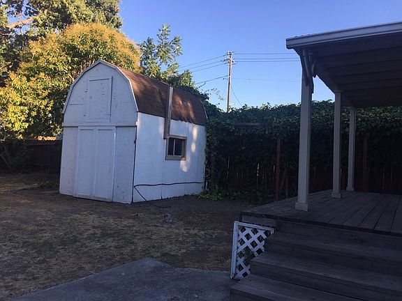 5th image of 316 Morse Ave
