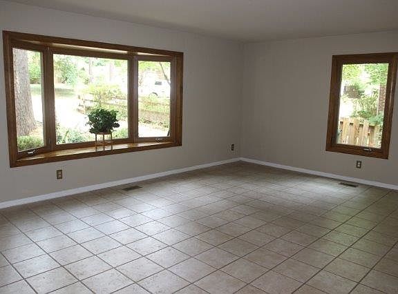 4th image of 3605 Barcelona Ave