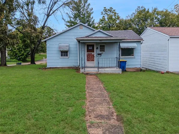 220 Perry St, De Soto, MO 63020