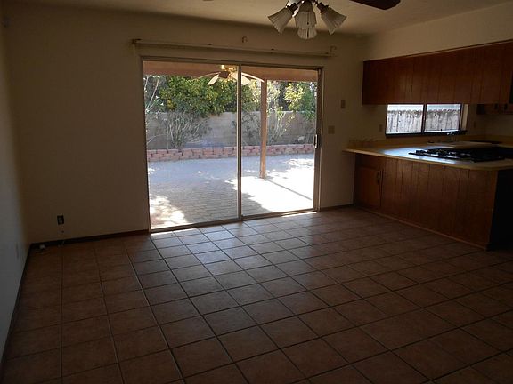4th image of 890 Mescal Dr