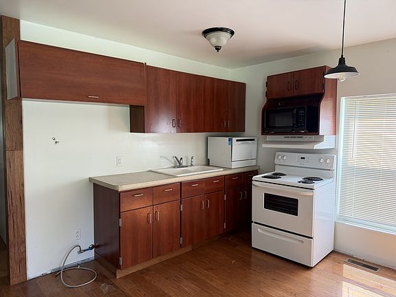 2nd image of 118 Donald Dr