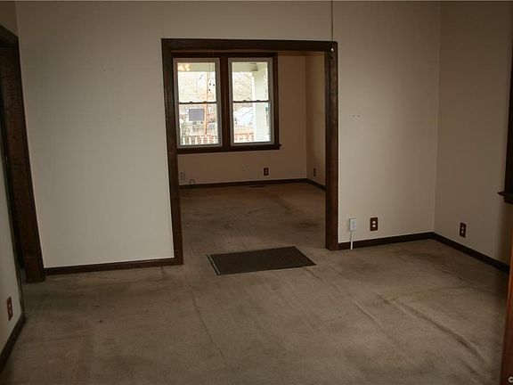 4th image of 2300 Oakland Pl