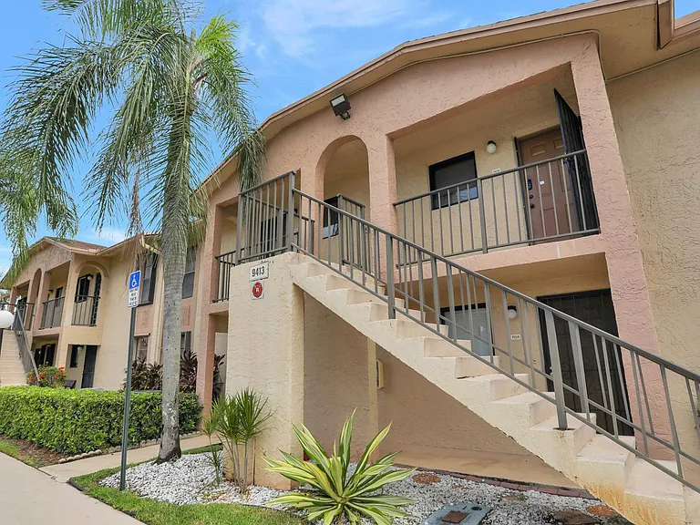 9413 Boca Cove Cir — Photo 16