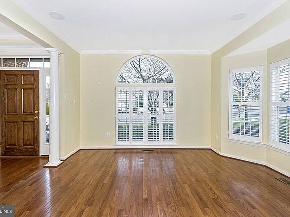 3rd image of 10595 Edwardian Ln #58