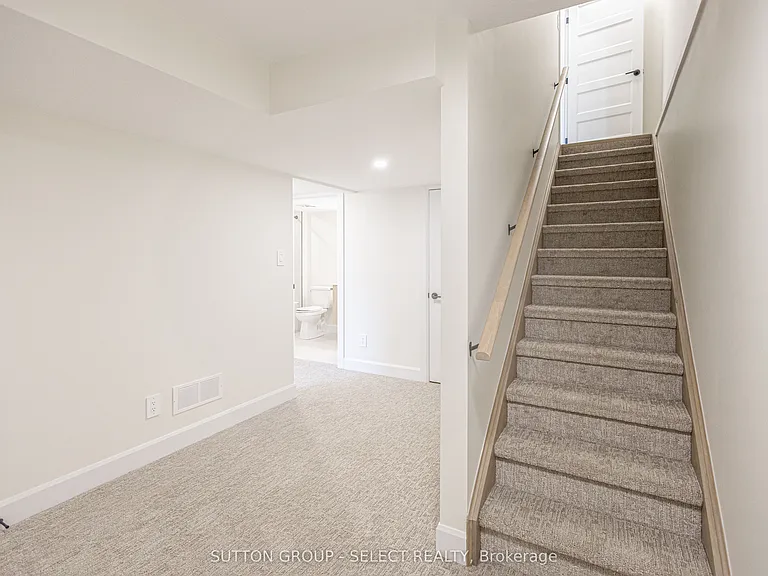 233 Upper Queen St #18 — Photo 33