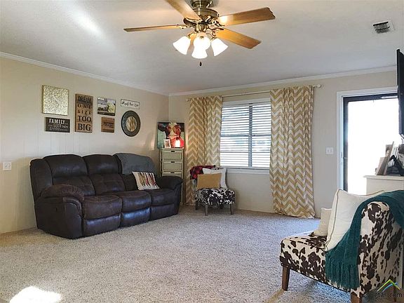 4th image of 105 N Heights Blvd