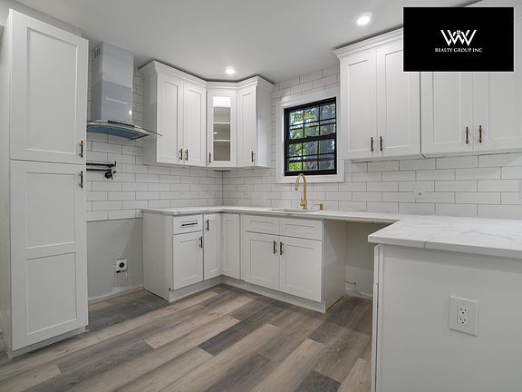 2nd image of 2741 Westervelt Ave