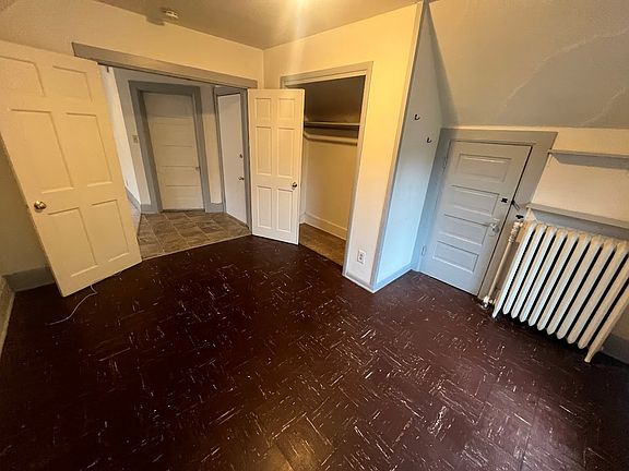 4th image of 221 N Livingston St APT 3