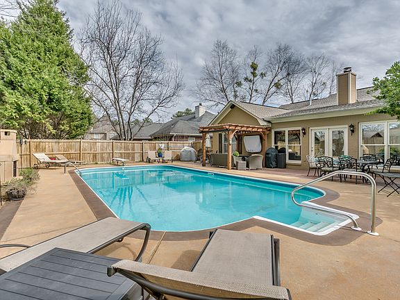 2nd image of 4922 Glen Eagle Dr