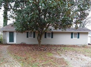1324 W Shore Dr, Lancaster, SC 29720