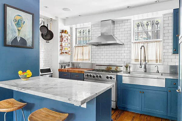 Sold by Compass | media 28