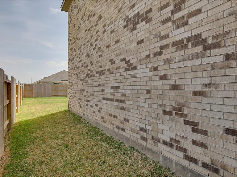 10915 Tawny Rdg — Photo 31
