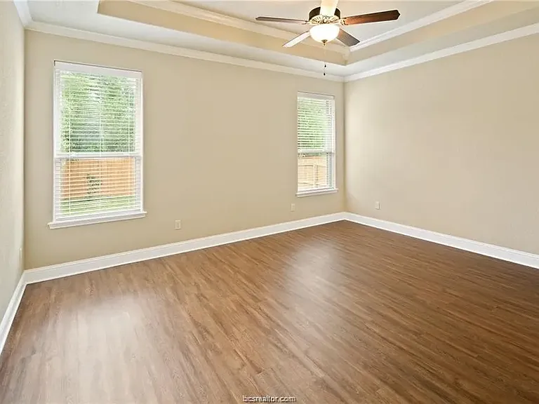 4029 Crestmont Dr — Photo 15