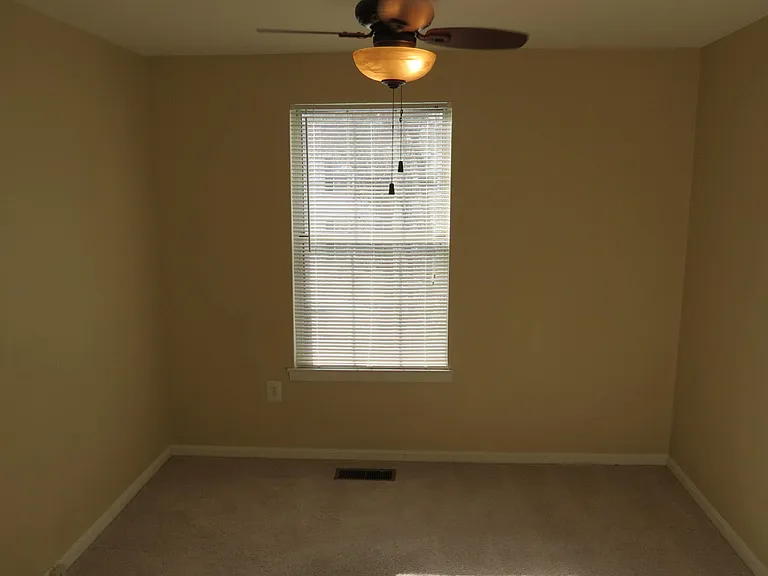 2208 Wimbledon Cir — Photo 15