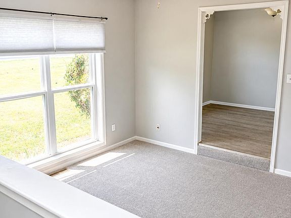 2nd image of 4040 Kingsway Dr