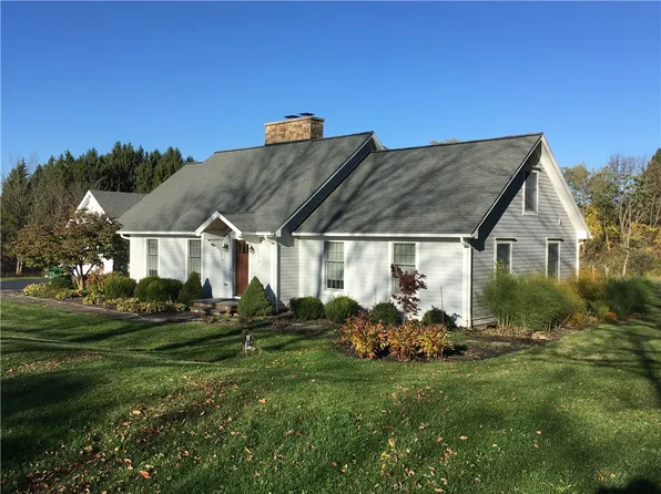 79 Lanning Rd, Honeoye Falls, NY 14472