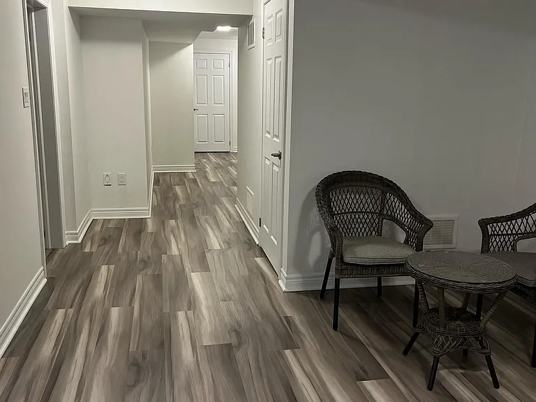 121 Huguenot Rd — Photo 17
