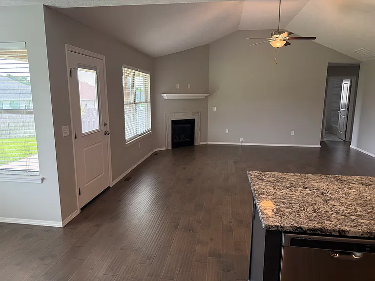 730 E Penzance Cir — Photo 6