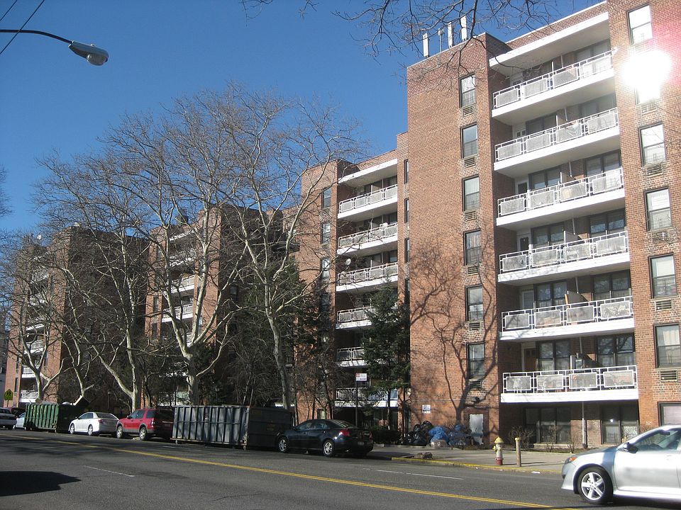 1st image of 1625 Rockaway Pkwy APT 1P