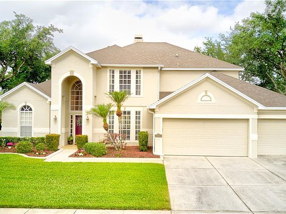 3rd image of 390 Chinook Cir