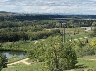 328 Silver Crest Dr NW, Calgary, AB T3B2Y2